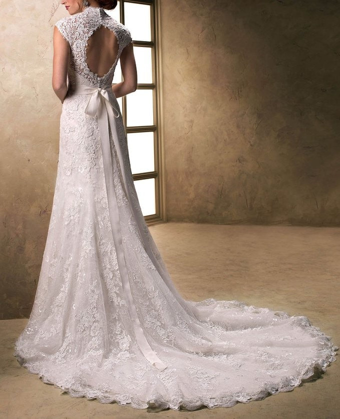 Custom Made 2021 Wedding Dresses Sexy V-Neckline Cap-Sleeve Lace And Tulle With Satin Bridal Gown